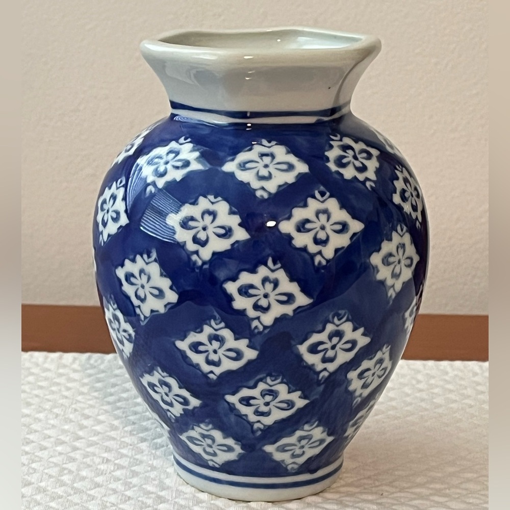 Silvestri Porcelain Cobalt Blue White Small Accent Vase
